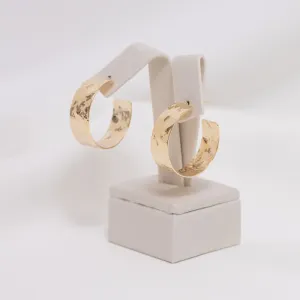 BRICNO ARGOLA LARGA TRABALHADA BANHO OURO 18K