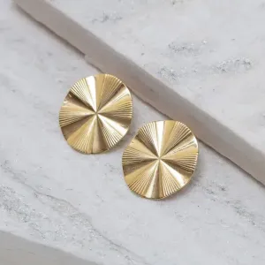 BRINCO VINTAGE REDONDO RISCADO BANHO OURO 18K
