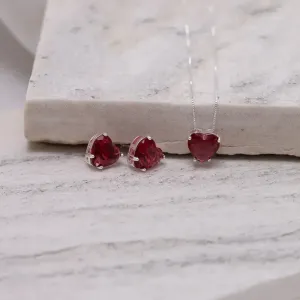 CONJUNTO CORAÇÃO PONTO DE LUZ COM PEDRA VERMELHO RUBI BANHO PRATA