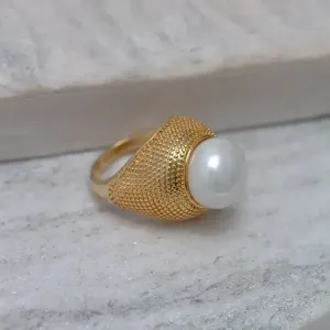 ANEL GRANDE COM PÉROLA BANHO OURO 18K