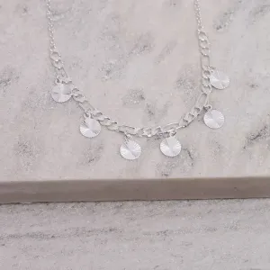 CHOKER ELO GRUMET COM PINGENTE REDONDO BANHO PRATA