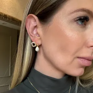 BRINCO VIRGINIA VAZADO CRAVEJADO COM ZIRCÔNIAS BANHO OURO 18K