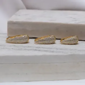 BRINCO ARGOLA GOTA G CRAVEJADA COM ZIRCÔNIAS BANHO OURO 18K