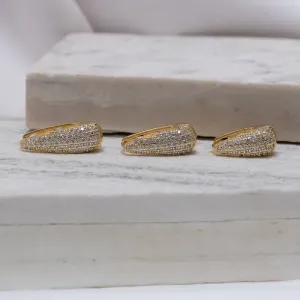 BRINCO ARGOLA GOTA M CRAVEJADA COM ZIRCÔNIAS BANHO OURO 18K