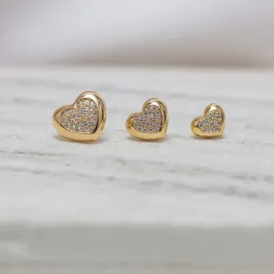 BRINCO CORAÇÃO M COM ZIRCÔNIAS BANHO OURO 18K