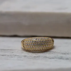 ANEL ABAULADO CRAVEJADO COM ZIRCÔNIAS BANHO OURO 18K