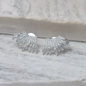 BRINCO EAR CUFF COM ZIRCÔNIAS NAVETE CRISTAIS BANHO PRATA