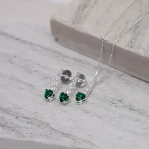 CONJUNTO CORAÇÃO PALITO COM ZIRCÔNIAS E PEDRA VERDE ESMERALDA BANHO PRATA