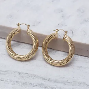 BRINCO ARGOLA TUBINHO TORCIDA BANHO OURO 18K