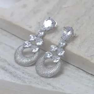 BRINCO FESTA CRAVEJADO COM ZIRCÔNIAS CRISTAIS RÓDIO BRANCO