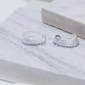 BRINCO GOTA RISCADA E COM ZIRCÔNIAS COLORIDAS BANHO PRATA