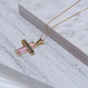 COLAR CRUZ COM PEDRA ROSA CLARO BANHO OURO 18K