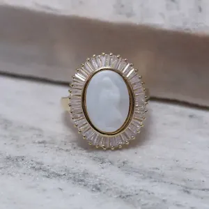 ANEL NOSSA SENHORA MADRE PÉROLA COM ZIRCÔNIAS BANHO OURO 18K
