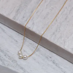 COLAR DELICADO TRÊS PÉROLAS BANHO OURO 18K