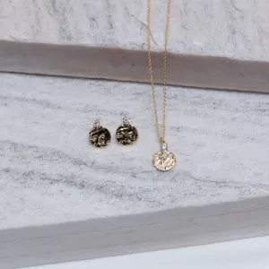 CONJUNTO CÍRCULO AMASSADO COM PONTO DE LUZ BANHO OURO 18K