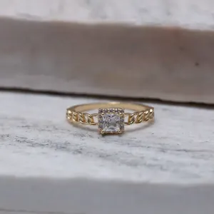 ANEL ELO CORRENTE COM PONTO DE LUZ QUADRADO BANHO OURO 18K