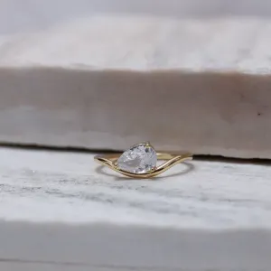 ANEL GOTA CRISTAL DELICADA BANHO OURO 18K