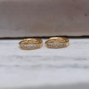 BRINCO ARGOLA P SOLITÁRIA CRAVEJADA BANHO OURO 18K