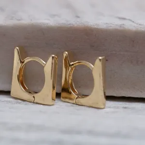 BRINCO ARGOLA QUADRADA LISA BANHO OURO 18K