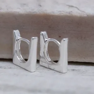 BRINCO ARGOLA QUADRADA LISA BANHO PRATA