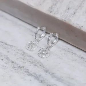 BRINCO ARGOLINHA ÁRVORE DA VIDA COM ZIRCÔNIAS BANHO PRATA