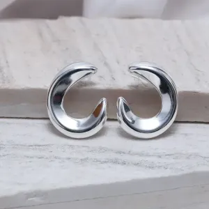 BRINCO ORGÂNICO FRONTAL LISO BANHO PRATA