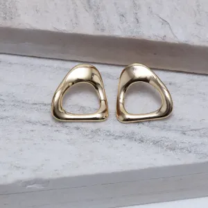 BRINCO ORGÂNICO VAZADO M BANHO OURO 18K