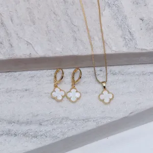 CONJUNTO VIRGINIA BRANCO PEROLIZADO BANHO OURO 18K