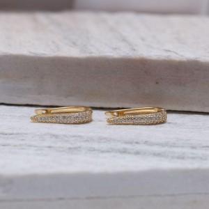 BRINCO ARGOLA HARPA CRAVEJADA BANHO OURO 18K
