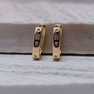 BRINCO CARTIER COM CRISTAIS BANHO OURO 18K
