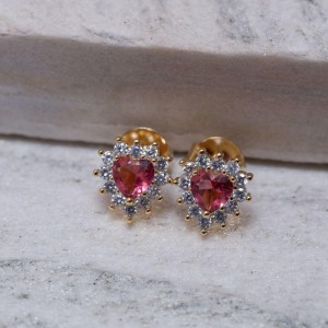 BRINCO CORAÇÃO P COM PEDRA VERMELHO RUBI BANHO OURO 18K