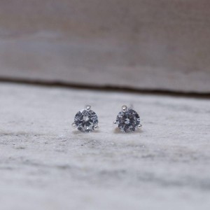 BRINCO PONTO DE LUZ PP CRISTAL TRÊS GARRAS BANHO PRATA