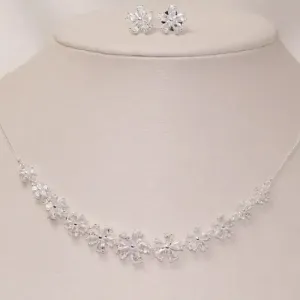 CONJUNTO FLOR COM PEDRAS CRISTAIS BANHO PRATA