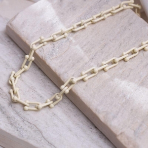 COLAR CORRENTE CARTIER GROSSO ESMALTADO BRANCO