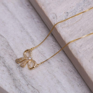 COLAR LAÇO M COM ZIRCÔNIAS CRISTAIS BANHO OURO 18K
