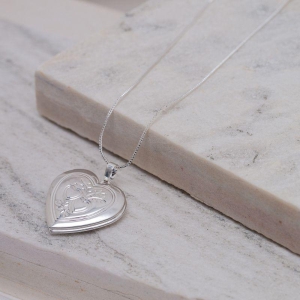 COLAR RELICÁRIO CORAÇÃO TRABALHADO BANHO PRATA