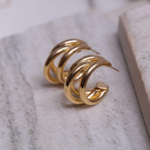 BRINCO ARGOLA TUBULAR TRIPLA M BANHO OURO 18K