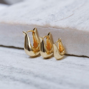 BRINCO ARGOLA HARPA G GROSSA BANHO OURO 18K