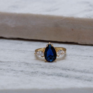 ANEL FORMATURA GOTA AZUL MARINHO BANHO OURO 18K