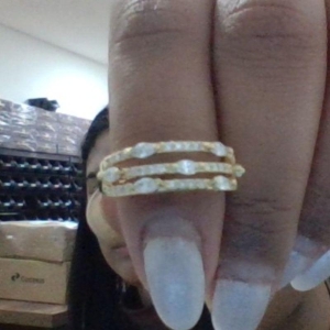 ANEL TRÊS FILEIRAS EM ZIRCÔNIA CRISTAL BANHO OURO 18K