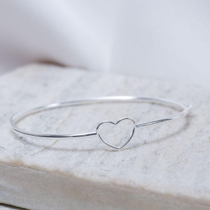 BRACELETE CORAÇÃO COM FECHO JOIA BANHO PRATA