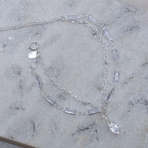 PULSEIRA DUPLA COM CRISTAIS QUADRADOS BANHO PRATA