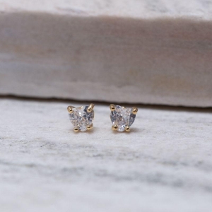 BRINCO CORAÇÃO PP COM PEDRA CRISTAL BANHO OURO 18K