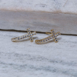 BRINCO CRUZ COM ZIRCÔNIAS CRISTAIS BANHO OURO 18K