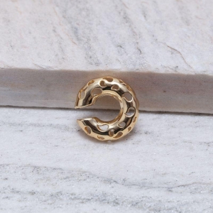 BRINCO FAKE ARGOLA VAZADO BANHO OURO 18K