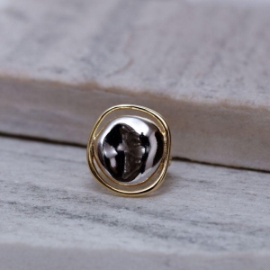 ANEL ORGÂNICO REDONDO GRANDE COM RÓDIO BRANCO E BANHO OURO 18K