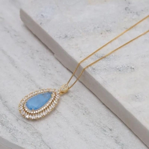 COLAR GOTA COM ZIRCÔNIAS E PEDRA AZUL CLARO M BANHO OURO 18K