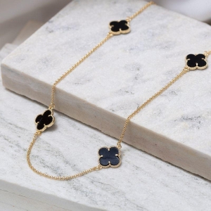 COLAR LONGO TREVO PRETO BANHO OURO 18K