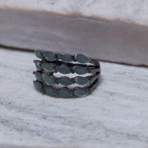 ANEL PEDRA VERDE ACINZENTADO BANHO RÓDIO NEGRO