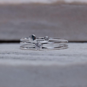 ANEL TRÊS AROS COM BOLINHA E ZIRCÔNIA BANHO PRATA